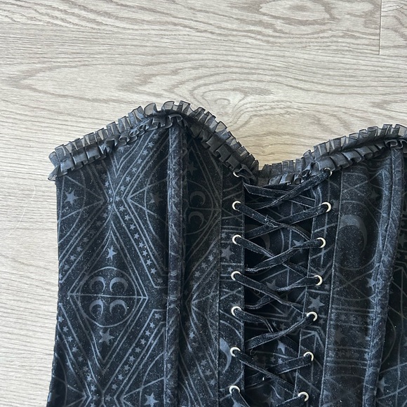 Goth Solar Corset w/ Lace Detail - Picture 2 of 5